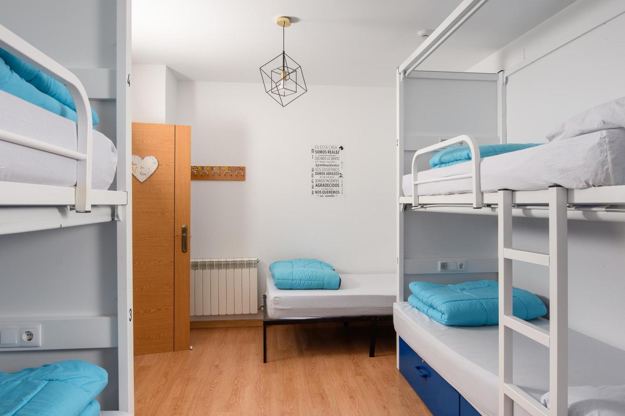 Albergue Estrella Guia Puente La Reina Luaran gambar